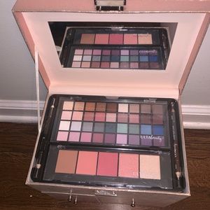 NWT FULL MAKEUP KIT !!!